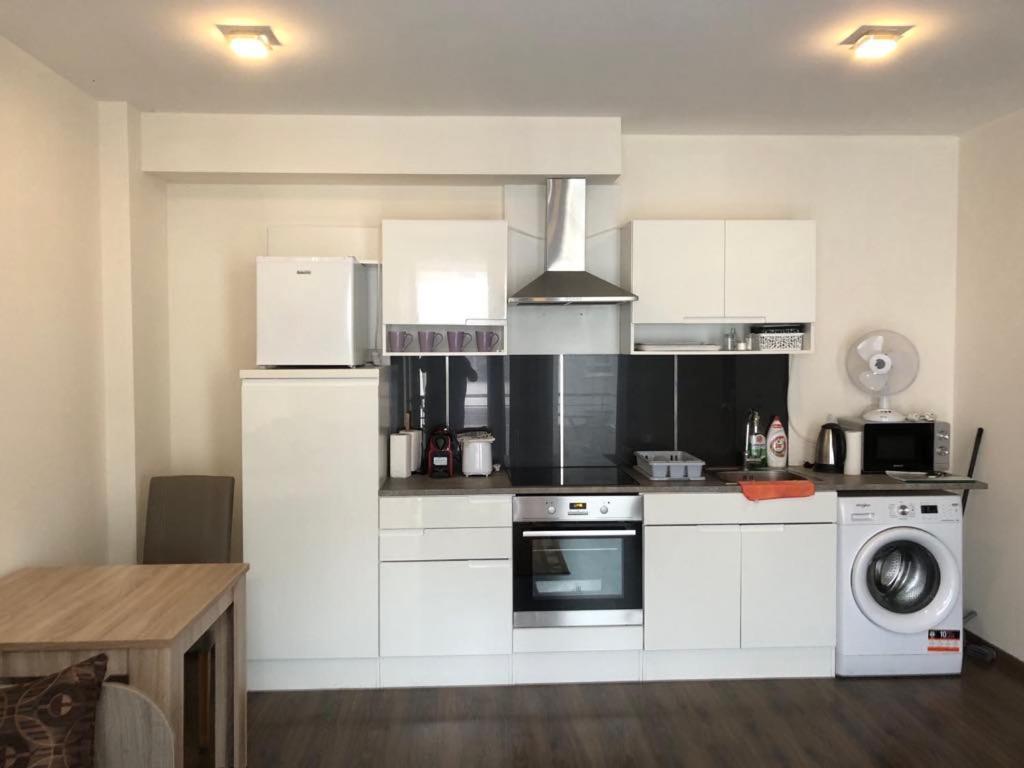 Adam Guesthouse I. Kecskemét Zewnętrze zdjęcie